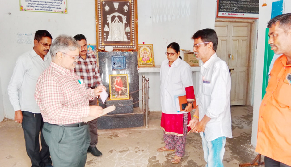 ED-Venkateswara-Rao-inspected-Peeleru-RTC-Depot