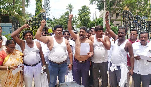 ఆర్థిక సంఘం నిధులు వెనక్కి ఇవ్వాలి