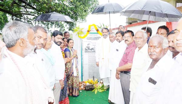 ఇంటింటికీ తాగునీరు