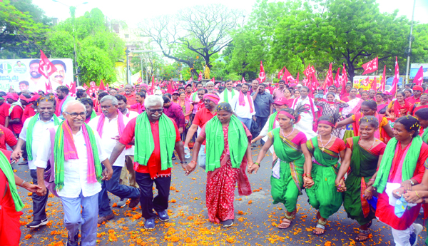 Red-army-on-the-move