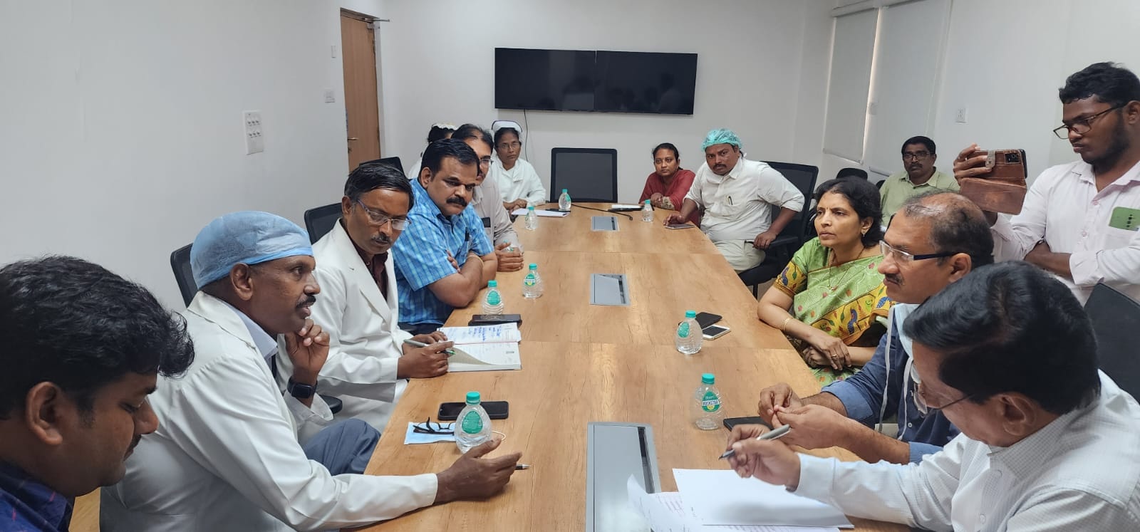 జిజిహెచ్‌లో 200 ఖాళీలు