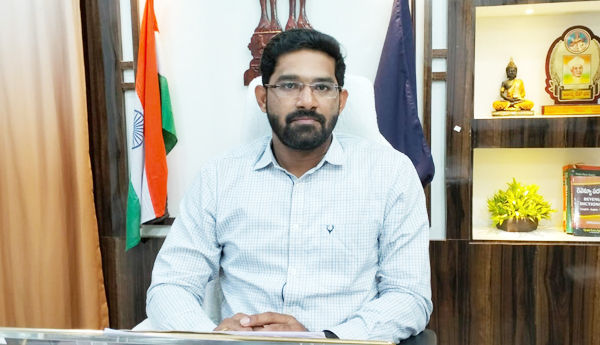 టెక్కలి సబ్‌ కలెక్టర్‌ బదిలీ