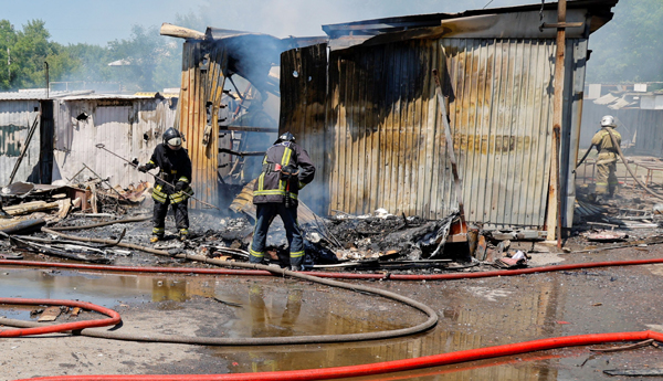 three-killed-artillery-attack-donetsk-market-separatist-news-agency