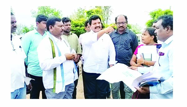 త్వరితగతిన ఇళ్ల నిర్మాణాలు : డిప్యూటీ సిఎం