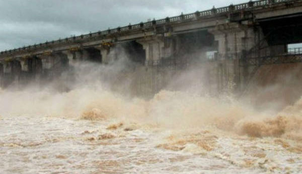 Ongoing-flood-flow