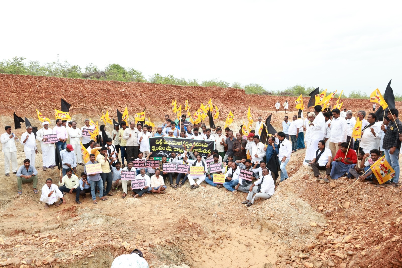 మట్టి తరలింపుపై సవాళ్లు.. ప్రతిసవాళ్లు