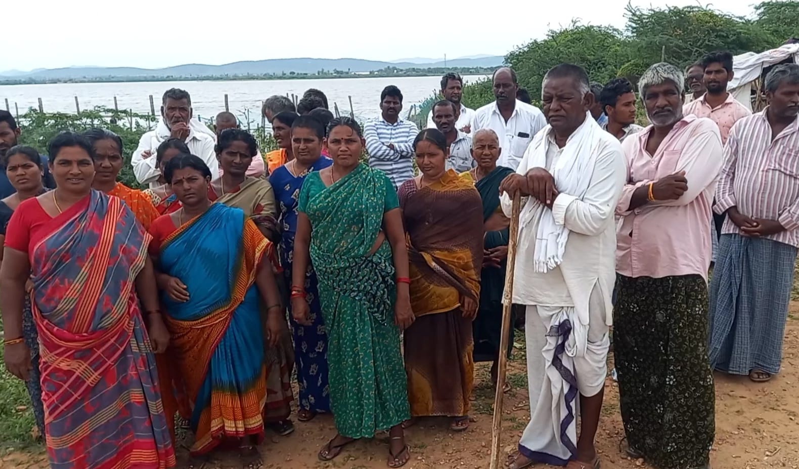 మా ఊరి నీరంతా తరలించారు