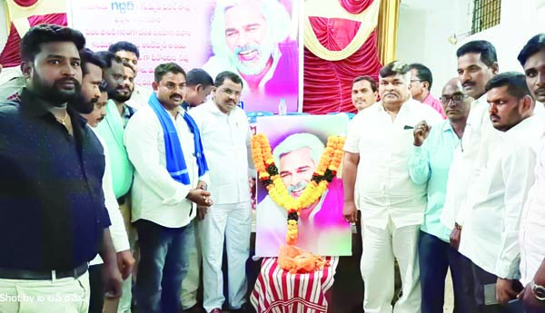 ఘనంగా గద్దర్‌కు నివాళ్లు