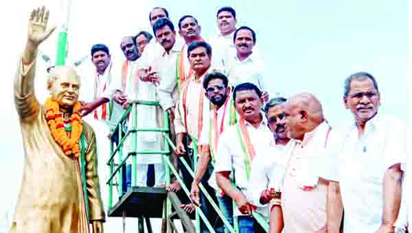 ఘనంగా రాజీవ్‌గాంధీ జయంతి