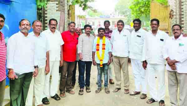 లకీëపురం సర్పంచ్‌గా జగదీశ్వరరావు ఏకగ్రీవం