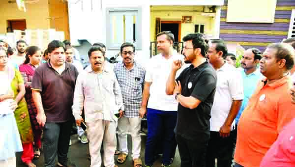 46, 47 వార్డులో జివిఎంసి కమిషనర్‌ పర్యటన