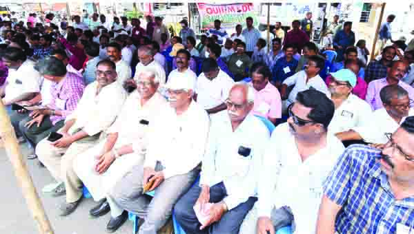 మోడీని ఓడించి దేశాన్ని రక్షించుకుందాం...