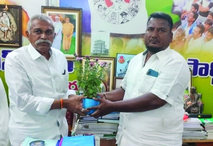 వైసిపి జిల్లా కార్యవర్గ సభ్యులుగా ఫకృద్దీన్‌ ఆలీ అహ్మద్‌
