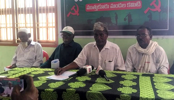 ఉపాధి హామీ చట్టాన్ని కాపాడుకోవాలి : నక్కరాదయ్య