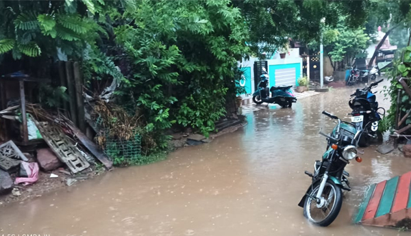Heavy-rain-in-Tadepalligudem
