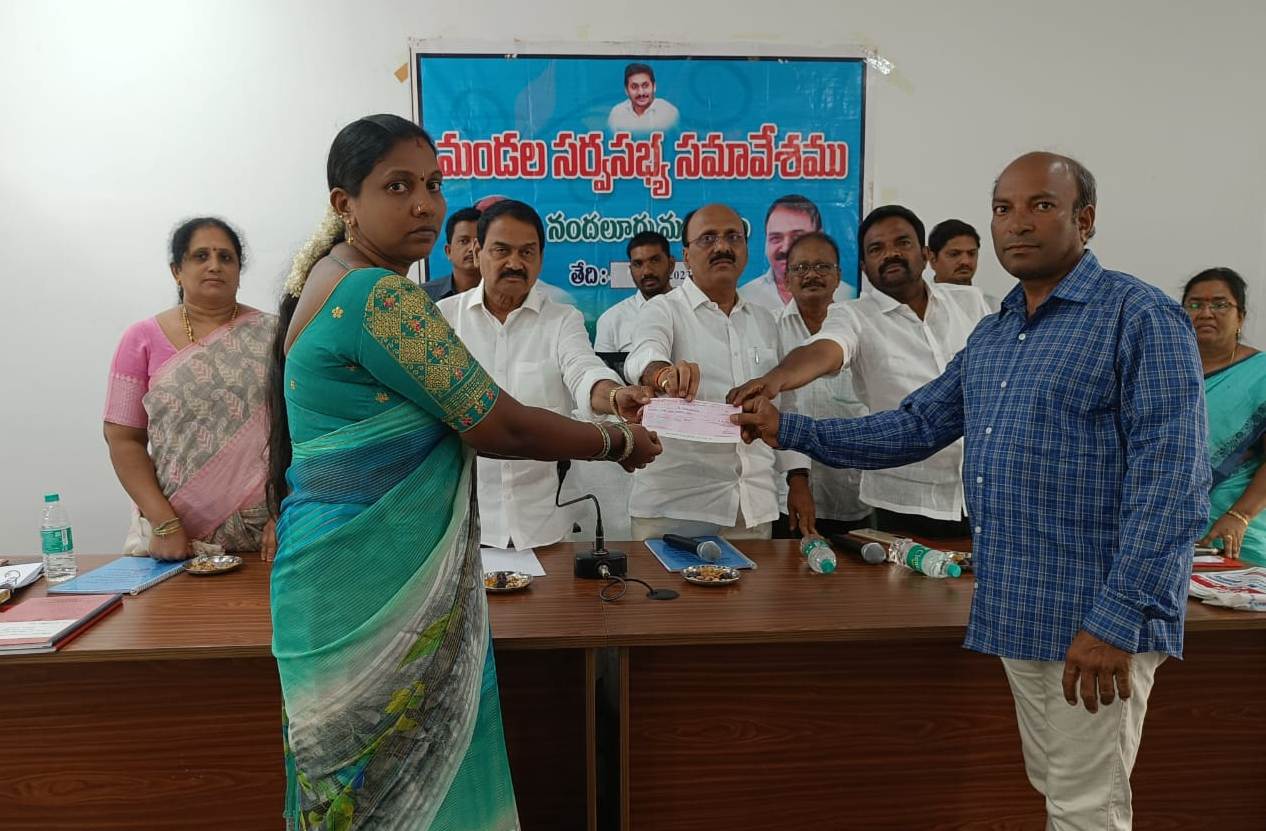 మండలాభివద్ధికి పాటుపడండి :ఎమ్మెల్యే