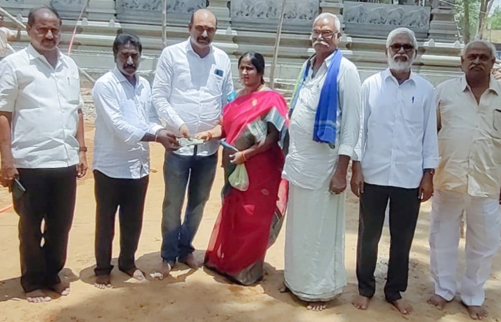 విరాళాలు అందజేత