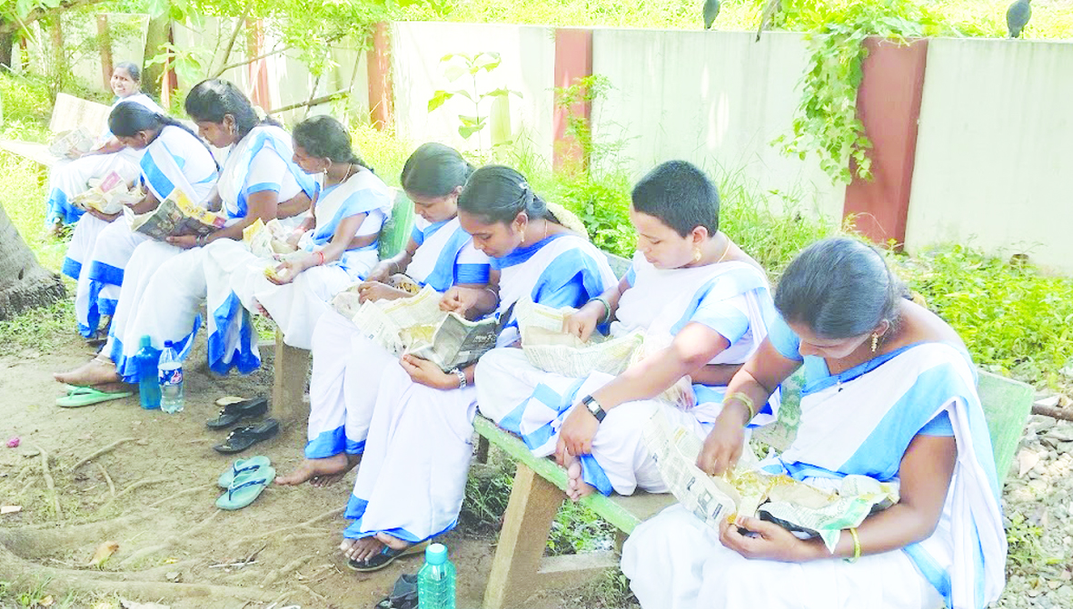 శిక్షణా తరగతులు.. ఆశాల అవస్థలు