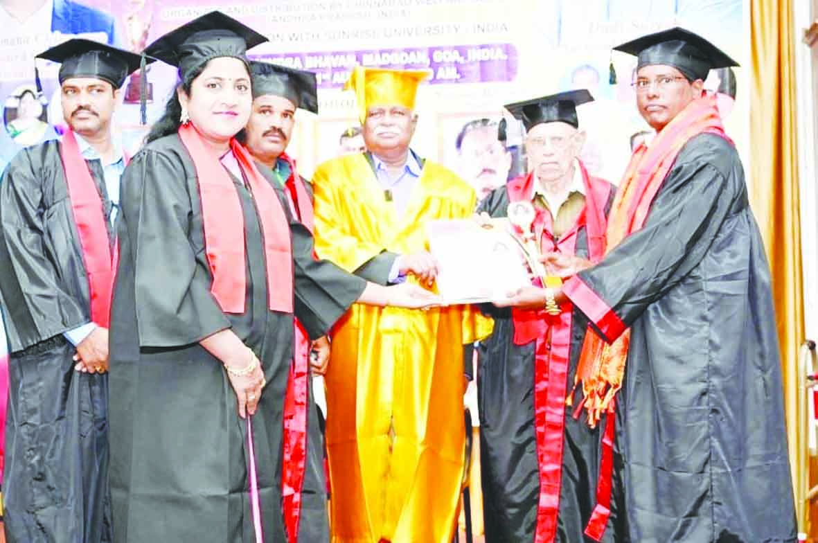  సమాజ సేవకుడు నిరీక్షణరాజుకు డాక్టరేట్‌