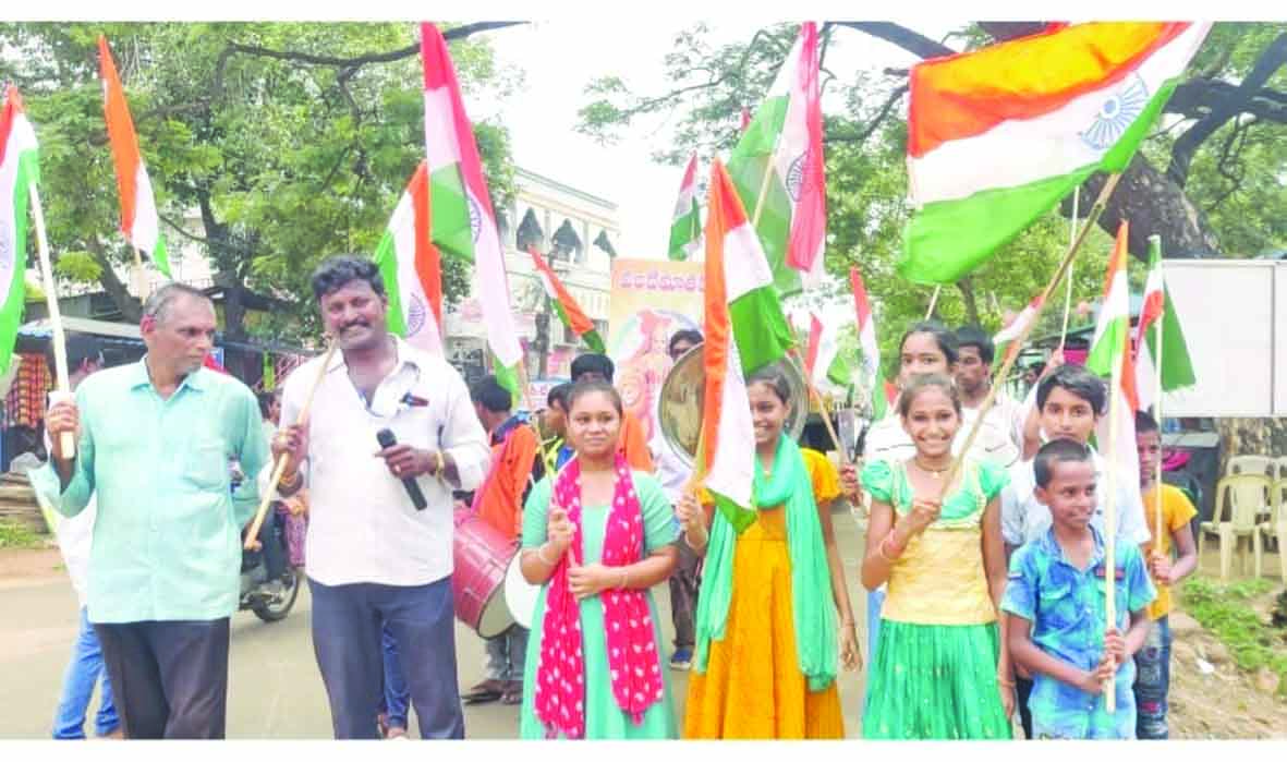చంద్రయాన్‌-3 విజయోత్సవ ర్యాలీ