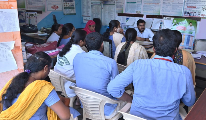 సచివాలయంలో తనిఖీ