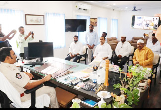 ఎస్‌పిని కలిసిన టిడిపి నాయకులు