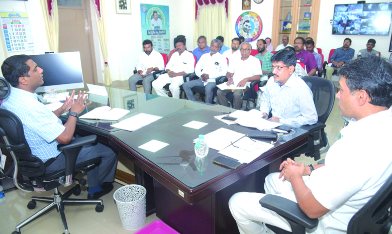 రెవెన్యూ సమస్యల పరిష్కారానికి కృషి