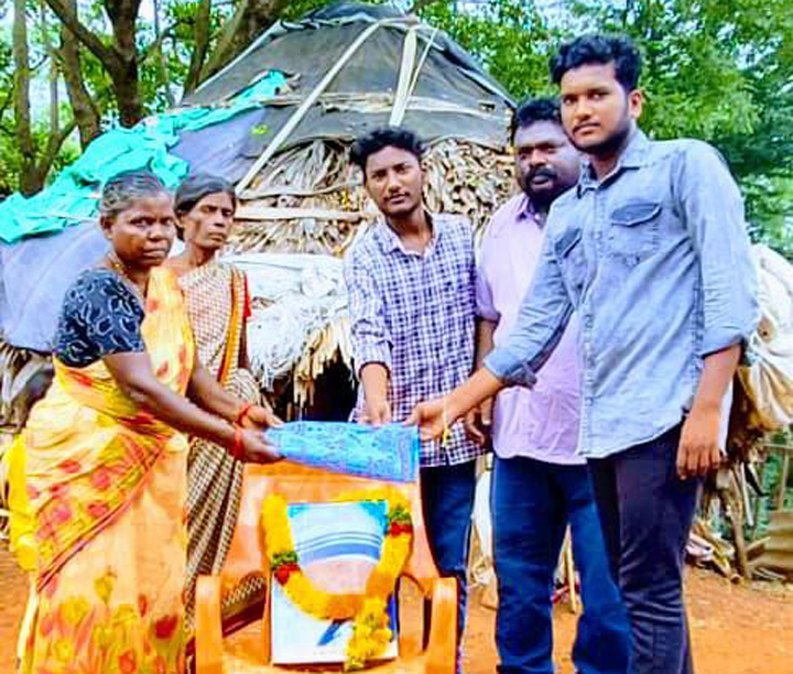 మదర్‌ థెరిసాకు నివాళి