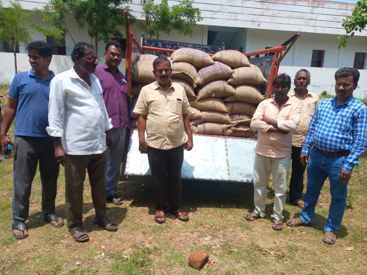 భారీగా రేషన్‌ బియ్యం స్వాధీనం