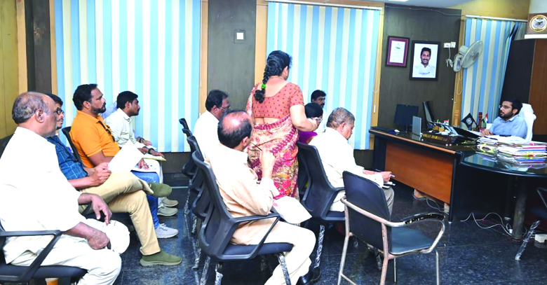 రాజకీయ పార్టీలు సహకరించాలి