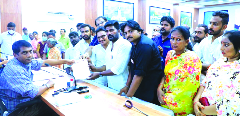ఇసుక అవినీతి గురించి ప్రశ్నిస్తే అక్రమ కేసులా...