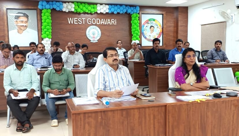 ప్రణాళికాబద్ధంగా గృహ నిర్మాణాలు : కలెక్టర్‌