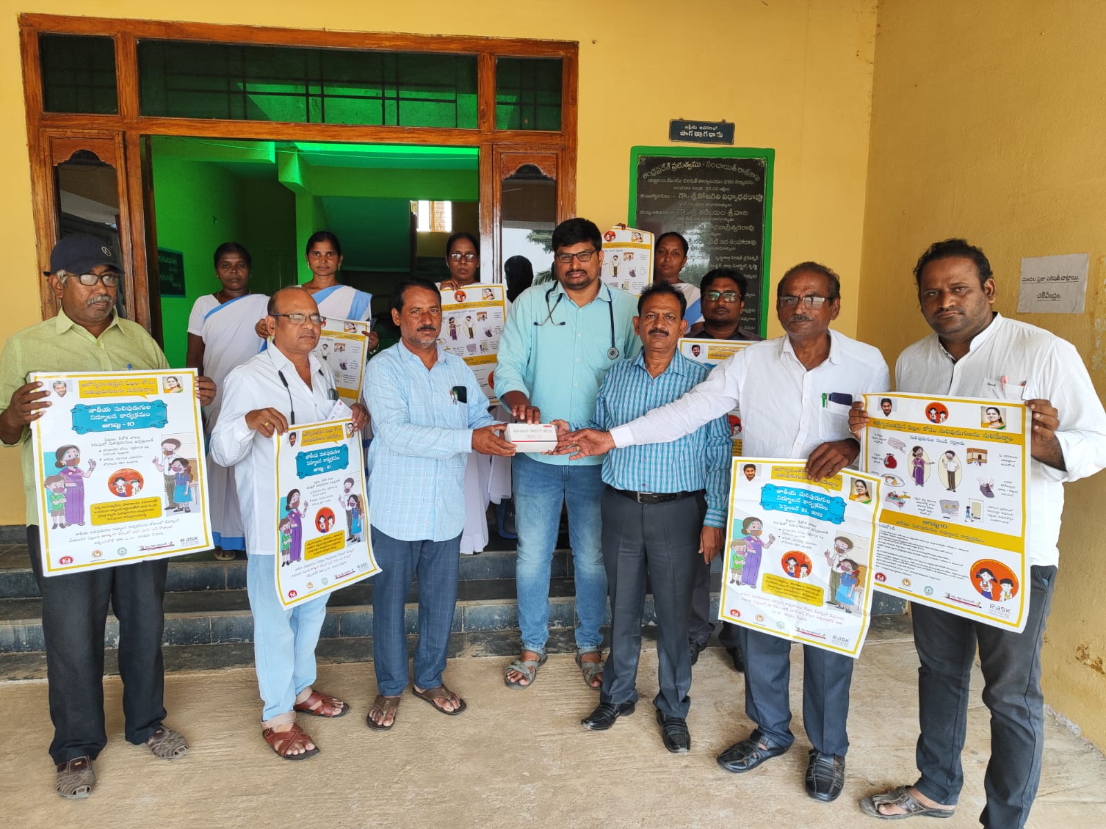 నులుపురుగుల నిర్మూలనకు ఆల్బెండజోల్‌ మాత్రలు