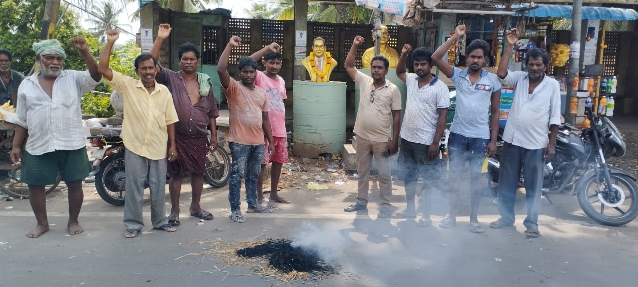 దేశ రక్షణకు ప్రజలంతా ఐక్యమవ్వాలి
