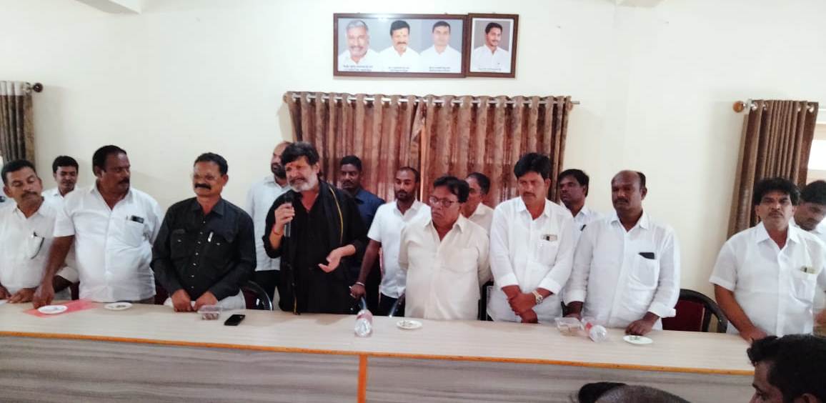 సమావేశంలో మాట్లాడుతున్న ఎమ్మెల్యే ద్వారకనాథ్‌రెడ్డి