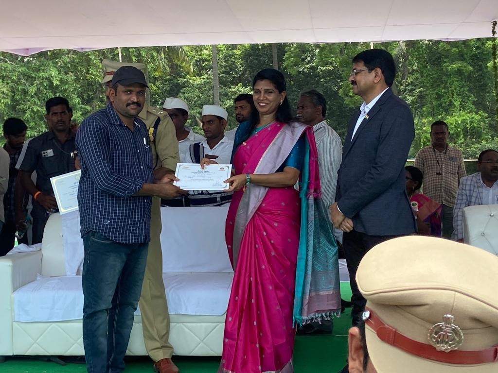 ఎఇ మాధవరాజుకు అవార్డు రావడం అభినందనీయం