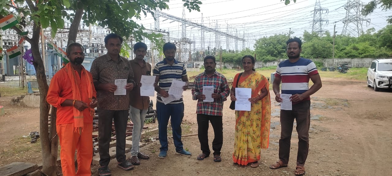 విద్యుత్‌ కాంట్రాక్టు ఉద్యోగుల సమస్యలు పరిష్కరించాలి