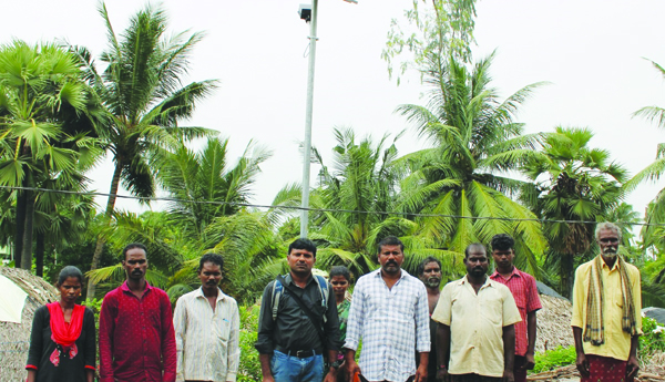 గ్రామాల్లో సోలార్‌ స్ట్రీట్‌ లైట్లు