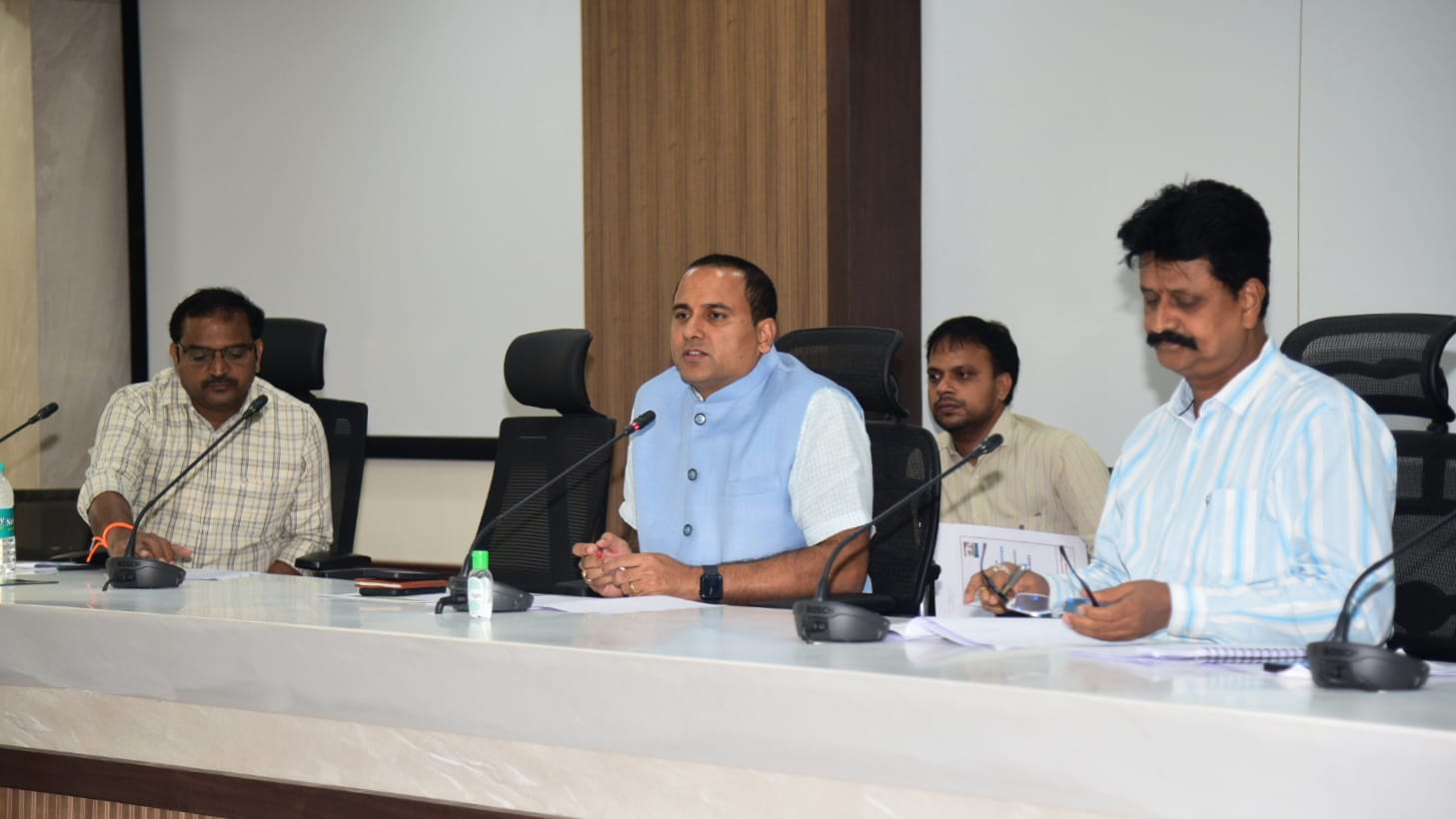 పొదుపు సంఘాల పటిష్టతతోనే మహిళా అభివృద్ధి : కలెక్టర్‌