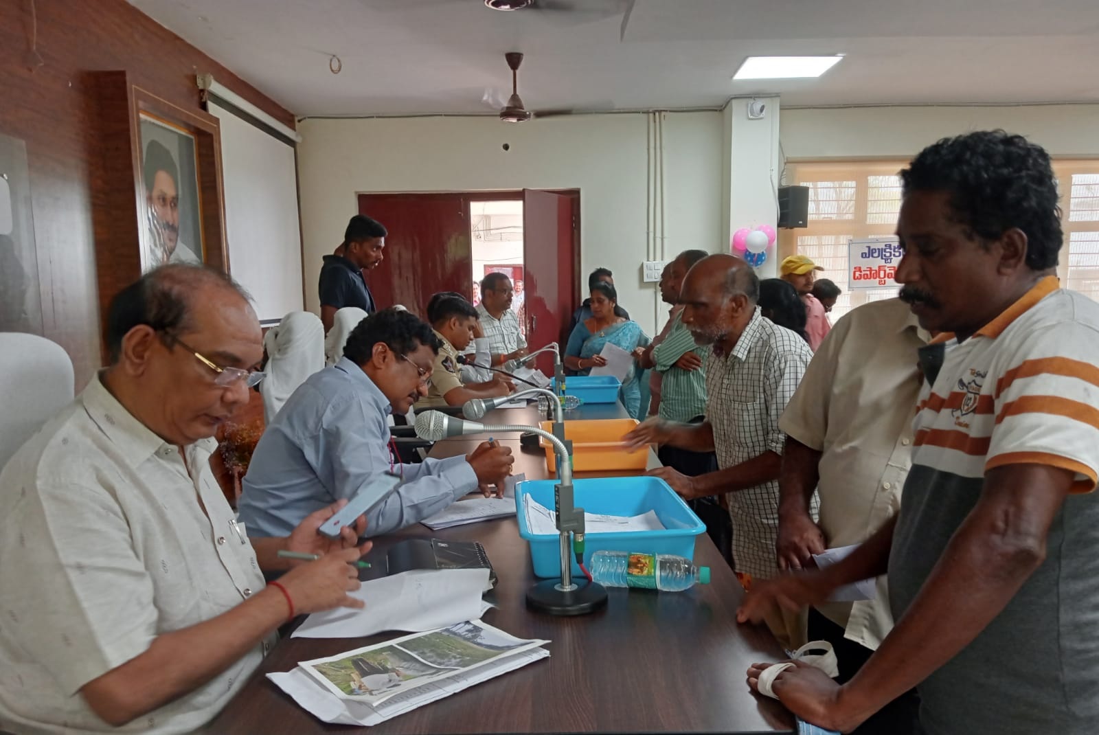 సమస్యలను సత్వరం పరిష్కరించాలి
