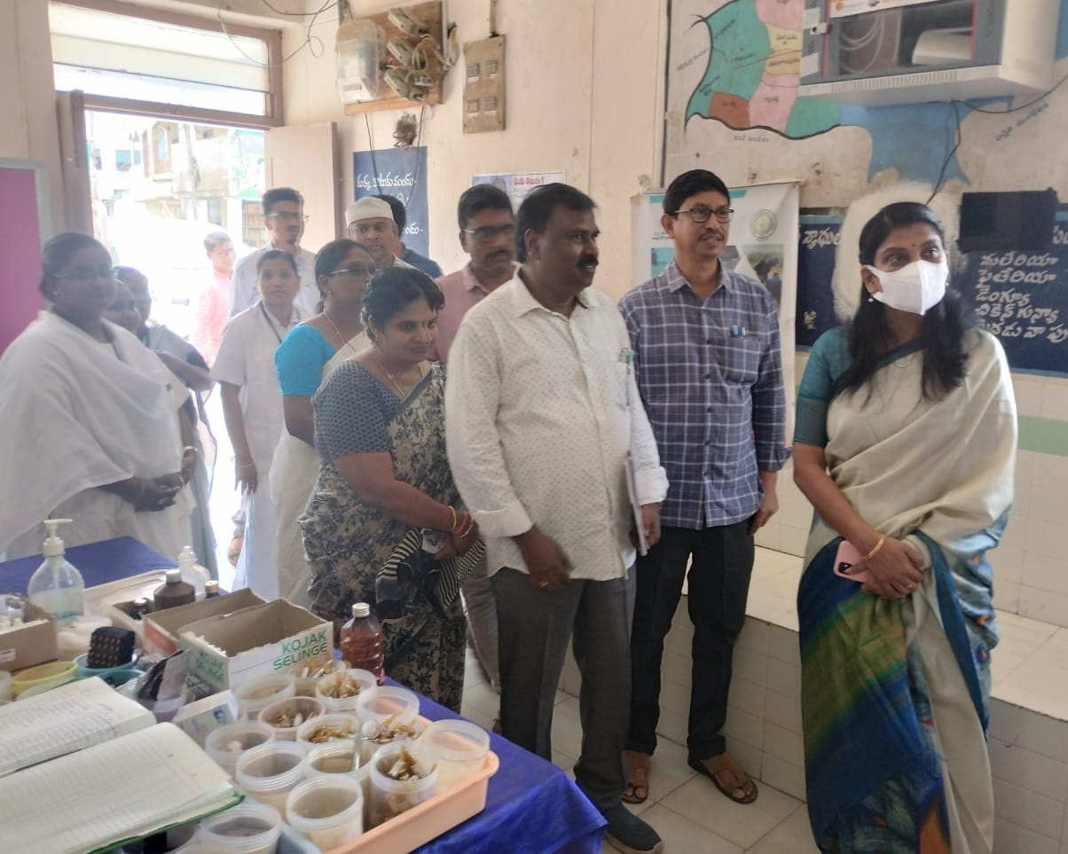 ప్రసవాల సంఖ్య పెంచాలి : కలెక్టర్‌