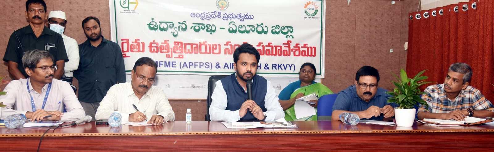 రైతుల ఆదాయం పెరిగేలా చర్యలు : కలెక్టర్‌