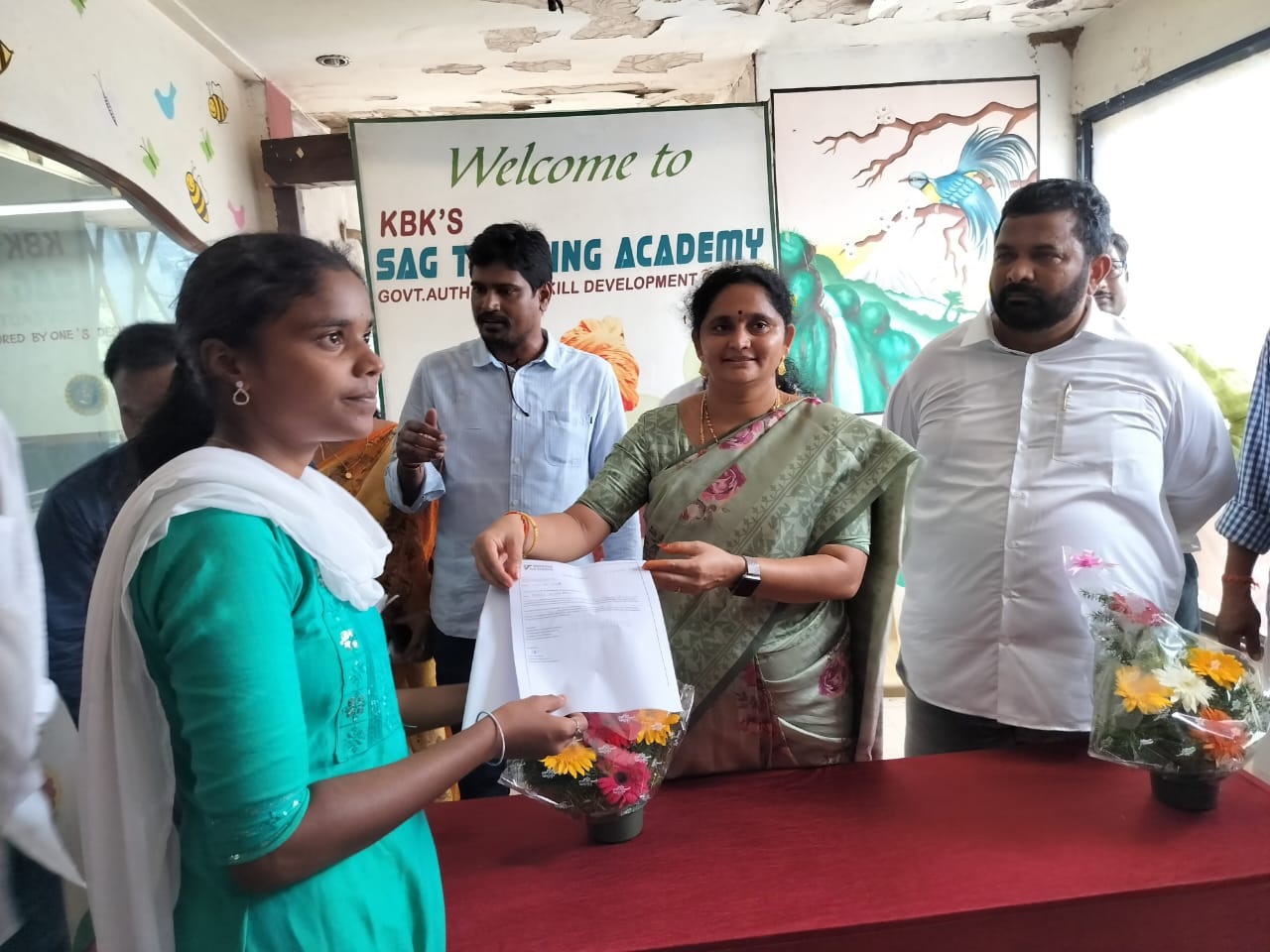 ఉద్యోగాల కల్పనకు కృషి అభినందనీయం - పద్మశ్రీ