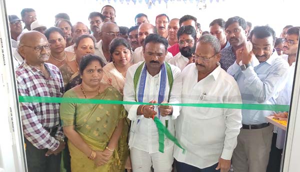 ఆరోగ్య సేవలను వినియోగించుకోవాలి