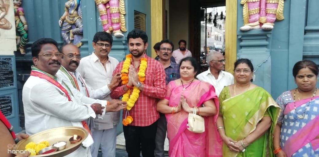 డిఎస్‌పిగా ఎంపికైన అభిషేక్‌కు ఘనస్వాగతం