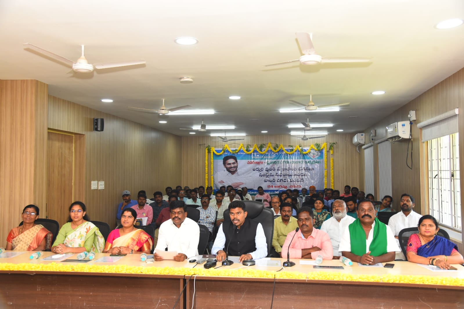 అర్హుంలందరికీ ప్రభుత్వం సాయం