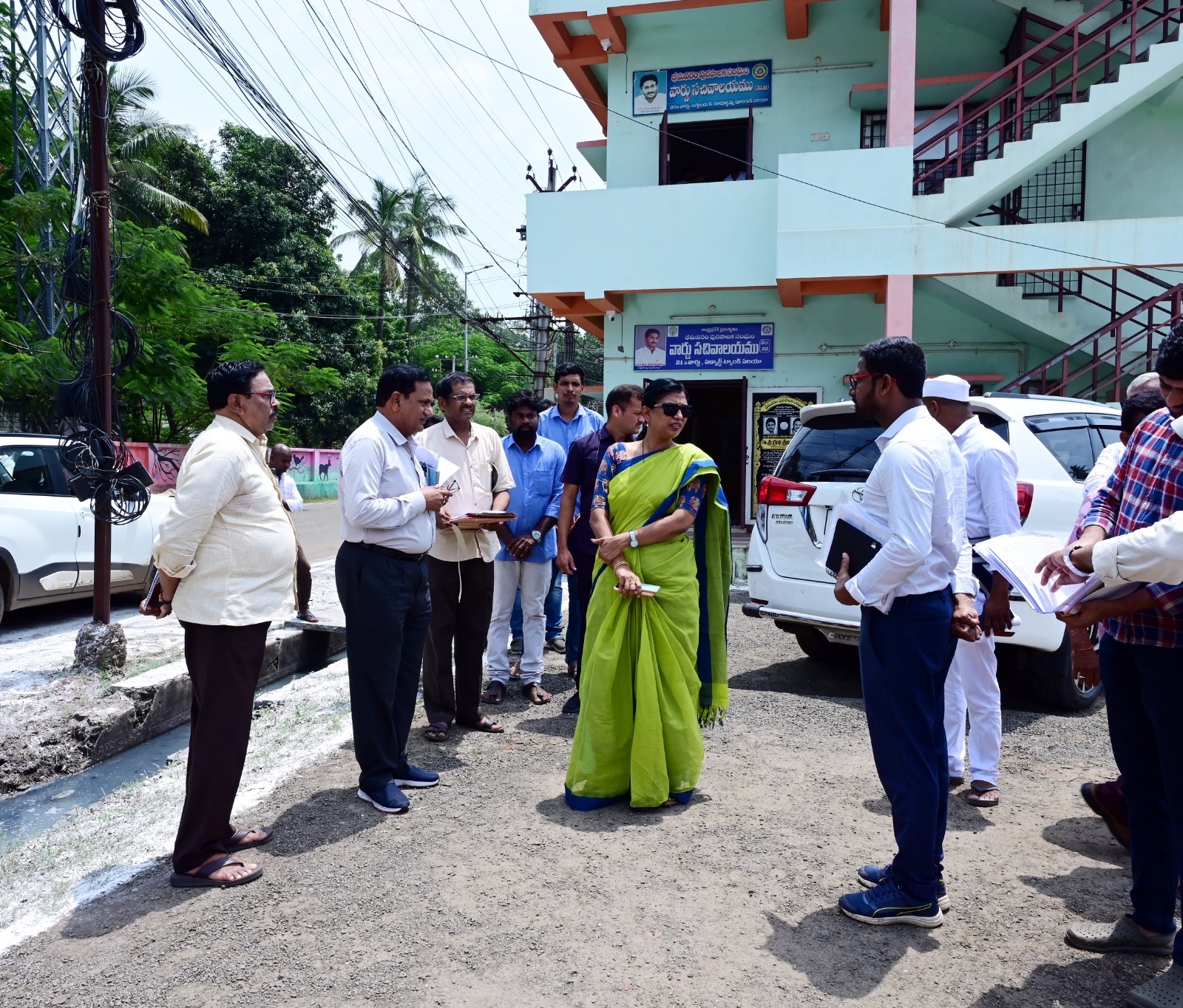 పట్టణంలో కలెక్టర్‌ విస్తృత పర్యటన