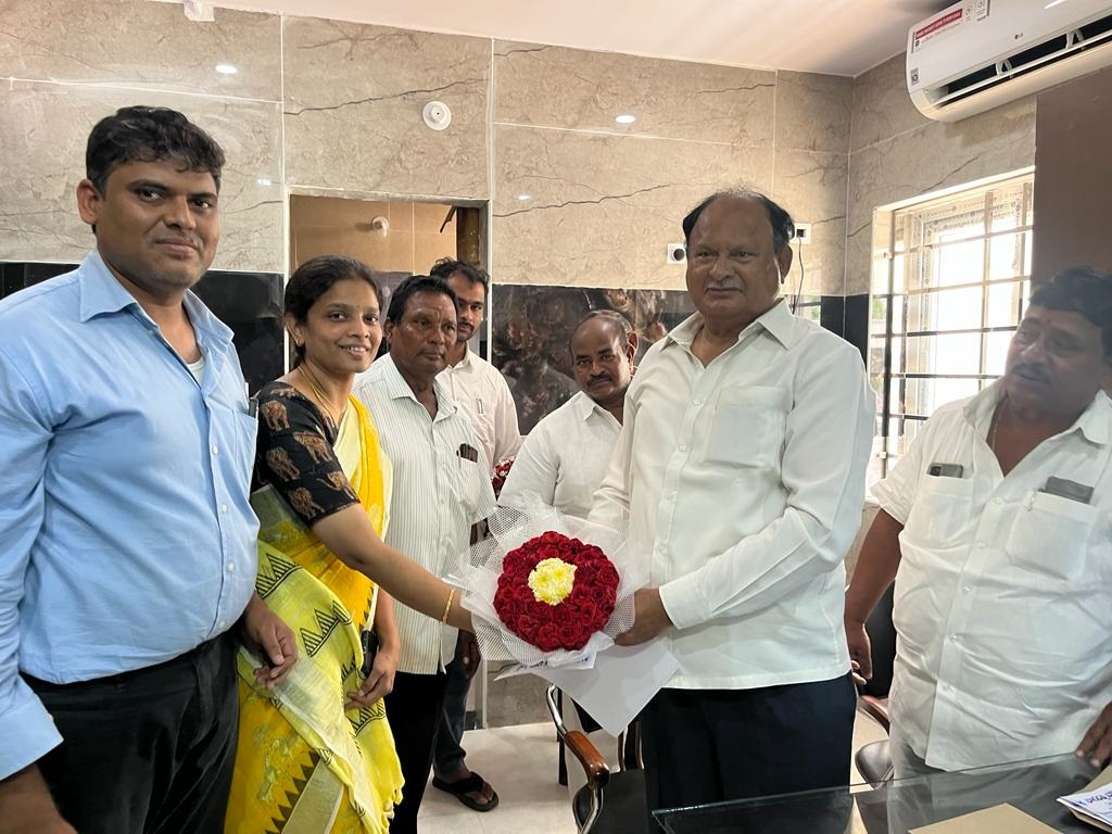 నాగరత్న హాస్పిటల్ వైద్య సేవలు అభినందనీయం : ఎమ్మెల్యే బలరాం