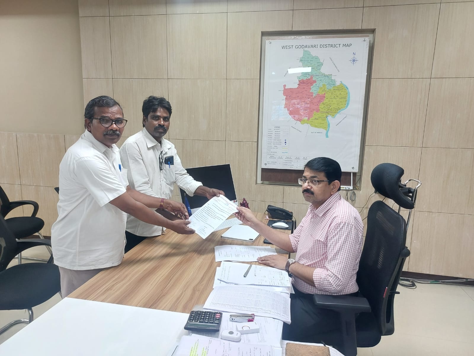 సమస్యల పరిష్కారంలో నిర్లక్ష్యం తగదు