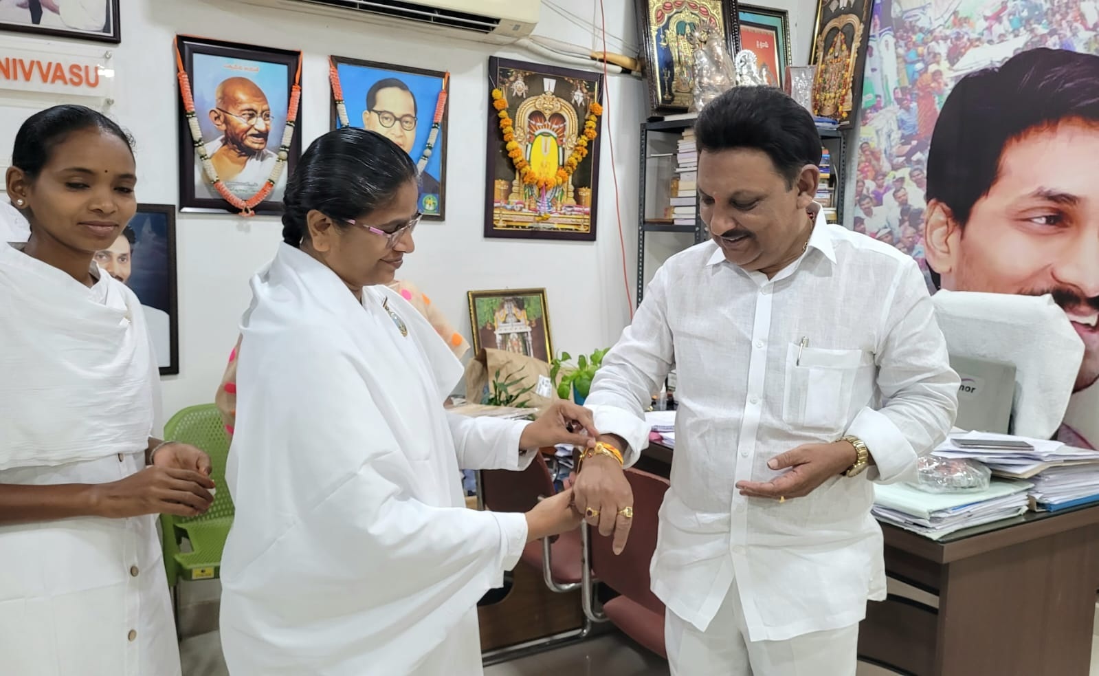 ఘనంగా రక్షాబంధన్‌